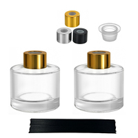 Bouteilles vides de diffuseur de parfum de 50ml 100ml 150ml 200ml avec des bâtons de roseaux bouchons d'or pour le cadeau de décoration de parfum d'huile à la maison