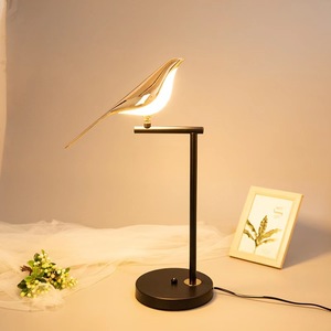 Lampada da Parete Moderna e Semplice a Forma di Uccello Gazza in Ferro Dorato e Acrilico con LED, Lampada da Scrivania e Lampada a Sospensione Dimmerabile per Camera da Letto e Soggiorno - Product Image 3