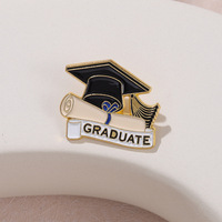 Graduation saison émail broche dessin animé école broche doctorat casquette chapeau revers Badge pour Souvenirs