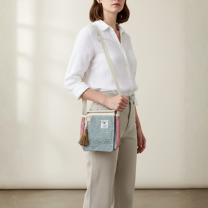 Bolso de hombro de lona estampado para mujer con cierre de cremallera y correa cruzada ajustable para compras y viajes diarios - Product Image 3