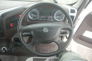 Vente directe usine Nouveau camion léger Dongfeng Chenglong M3 Yuchai Diesel 200ch Euro 5 personnalisable 4x2 pour le <span class=keywords><strong>transport</strong></span> - Product Image 6