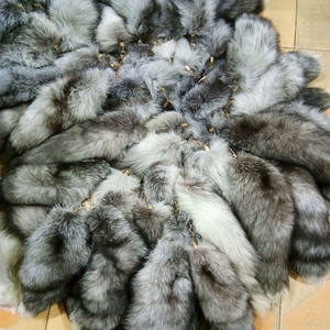 Fournisseur d'usine, porte-clés en queue de renard moelleux et tendance, vente en gros, queue de renard naturelle, porte-clés en fourrure de renard véritable - Product Image 5
