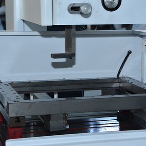เครื่องตัดลวดด้วยไฟฟ้า CNC รุ่น DK7732C คุณภาพสูง พร้อมระบบควบคุมอัตโนมัติ PLC และมอเตอร์ขับเคลื่อนความเร็วสูง - Product Image 3