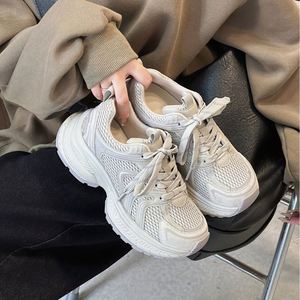 Zapatillas Retro Gruesas Negras y Grises, Calzado Deportivo Versátil con Suela Alta Transpirable de Malla para Mujeres de Baja Estatura - Product Image 3