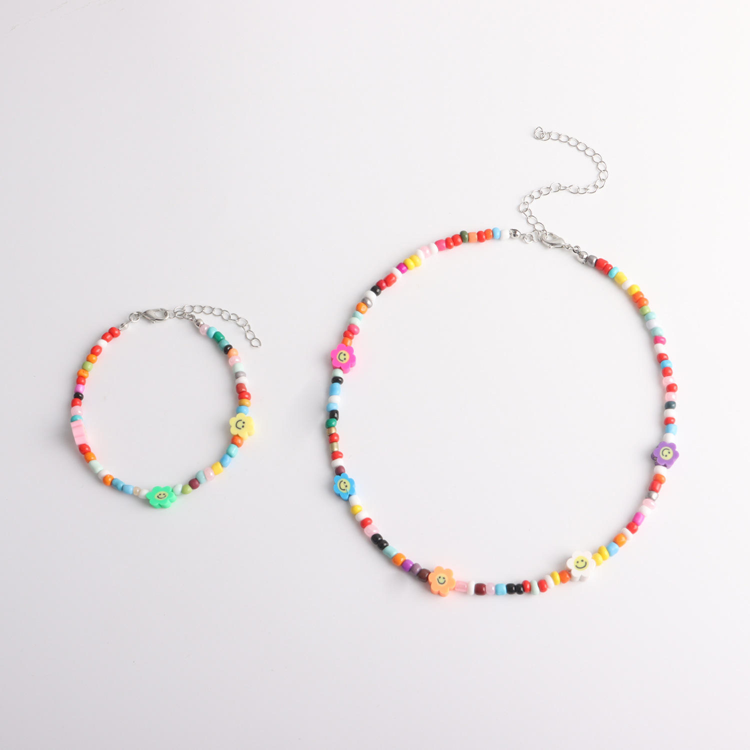 ชุดสูทสีขาว K