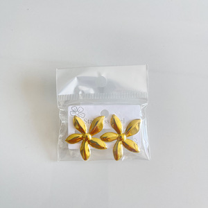 Orecchini di Tendenza in Acciaio Inossidabile Placcato Oro, Eleganti e Lussuosi, a Forma di Fiore Geometrico, Non Sbiadiscono, Vendita all'Ingrosso - Product Image 6