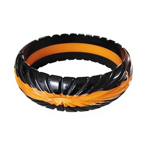 Bracelet en résine coloré sculpté à la main bijoux bracelet de couleur personnalisée couleur personnalisée taille et conception pour les filles et les femmes pour les femmes - Product Image 5