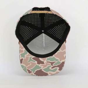 Gorra Snapback OEM Personalizada de 5 Paneles con Parche de Cuero Deportivo, Diseño de Camuflaje 'Old School Duck', Agujeros Cortados con Láser y Logotipo, Venta al por Mayor - Product Image 3