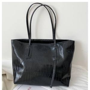 Custom New Fashionable Simples Grande Capacidade das Mulheres Sacola de Ombro de Couro com PU Forro Atacado Fábrica de Fornecimento - Product Image 1