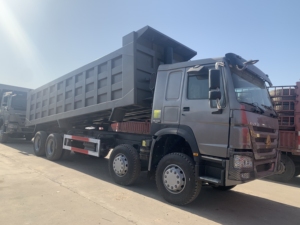 Camion benne diesel poids lourd 6x4, bon état, 40 tonnes, 10 roues, Euro 2, conduite à droite, occasion à vendre - Product Image 4
