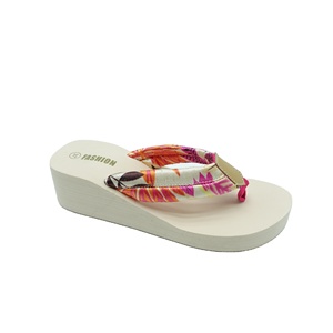 Sandalias de <span class=keywords><strong>playa</strong></span> ligeras <span class=keywords><strong>con</strong></span> aumento de talón de EVA para mujer, <span class=keywords><strong>chanclas</strong></span> de cuña <span class=keywords><strong>con</strong></span> diamantes de imitación para zapatillas - Product Image 5