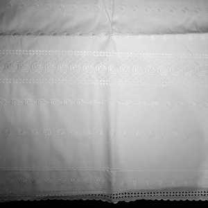 <b>Single</b> <b>Sheet</b> with San Gallo Lace <b>Fitted</b> & Flat <b>Sheets</b> Collection - Product Image 2