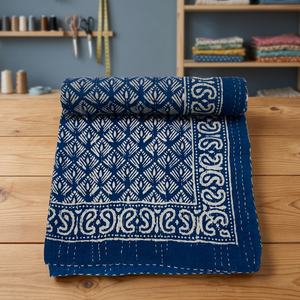 Cubrecama Kantha con Estampado Floral de Hojas Azules, Tamaño Doble 90x108 Pulgadas, Colcha de Algodón Hecha a Mano y Cubrecama Indio - Product Image 2