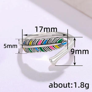 Anello Q435 con Piuma e Intarsio in Smalto, Gioiello Unisex alla Moda, Regalo, Tono Argento, Fascia Regolabile - Product Image 5