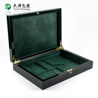 Boîte cadeau en bois artisanale sur mesure, vert foncé brillant, multi-compartiments, pour parfums, avec doublure intérieure colorée et gravure de logo personnalisée