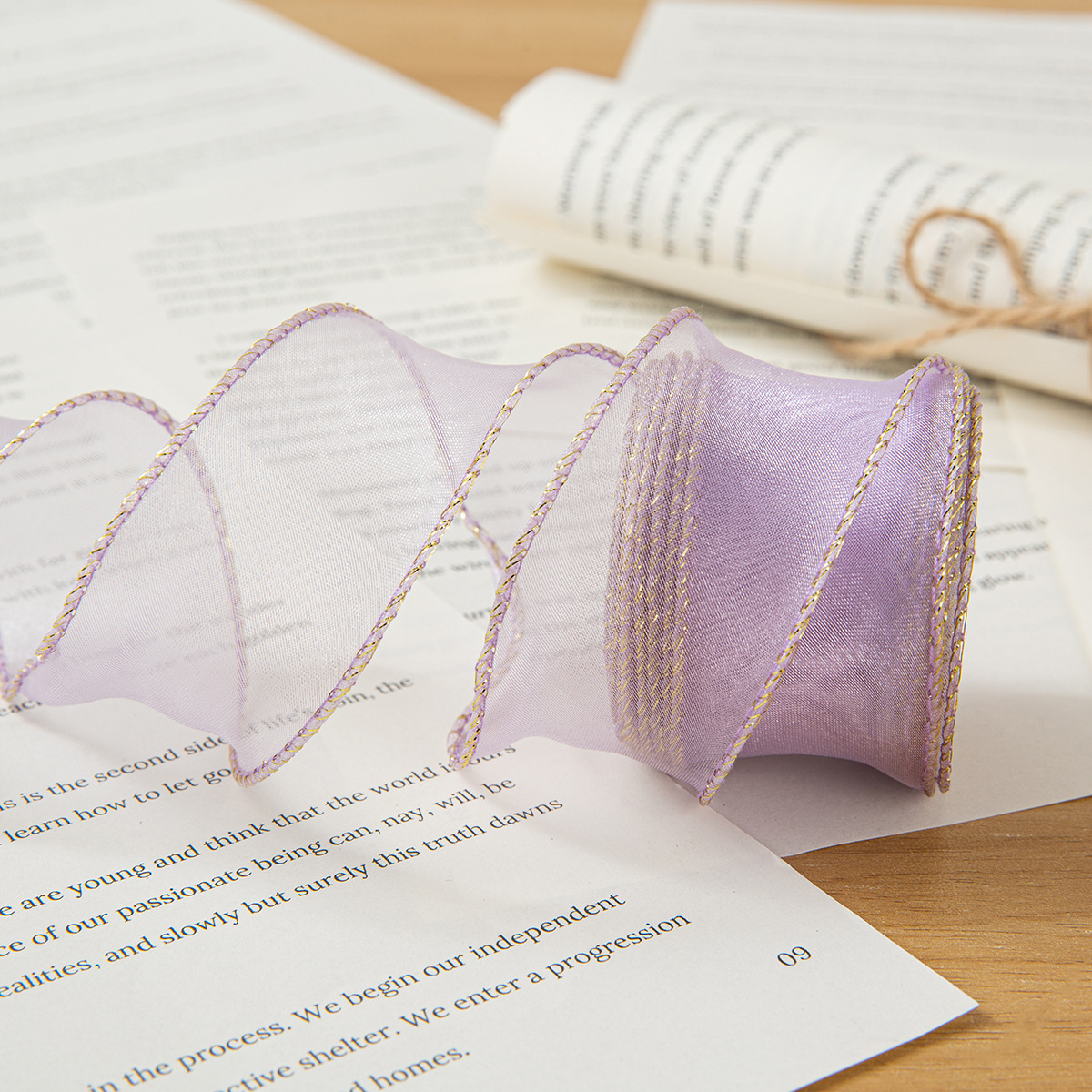 4 cm violet clair bordé d'or 10 yards (emballé dans un sachet)