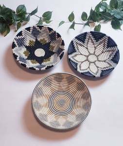 Ensemble de trois paniers en résine naturelle, faits à la main, écailles de mer, plaque décorative murale - Product Image 5