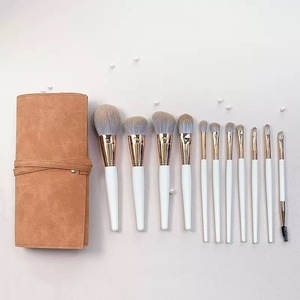 Ensemble de 11 pinceaux de maquillage blancs de voyage, mini kit professionnel pour fond de teint, fard à paupières, visage, avec pochette portable - Product Image 2