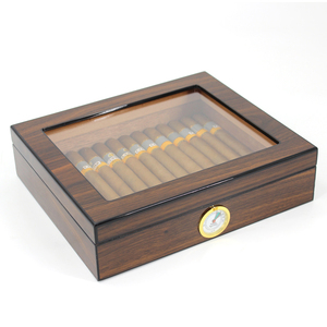 <span class=keywords><strong>Humidor</strong></span> <span class=keywords><strong>de</strong></span> Cigarros Moderno Personalizado <span class=keywords><strong>de</strong></span> Madera <span class=keywords><strong>de</strong></span> Cedro Español Hecho en China con Tapa <span class=keywords><strong>de</strong></span> Vidrio y Técnica <span class=keywords><strong>de</strong></span> Lacado - Product Image 1