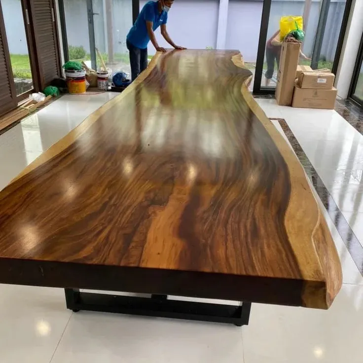 Dessus de table de forme naturelle au design unique et bon marché Table à manger en bois massif à bord vif Dalle de bois de noyer