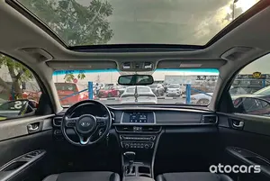 <span class=keywords><strong>Kia</strong></span> <span class=keywords><strong>Optima</strong></span> Panoramic Limited Full Option Petrol 2.4L V4 2018 RED Color voitures charmantes et propres d'<span class=keywords><strong>occasion</strong></span> prêtes à partir - Product Image 5