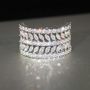 Bracciale a Polsino in Argento T0309 da Donna con Cristalli e Strass, Gioiello per Matrimonio con Incastonatura a Canale - Product Image 1