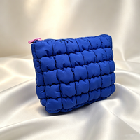 Pochette de maquillage matelassée bleu royal, douce, pour femmes, pour les voyages, les soins de la peau, les outils de beauté