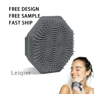 Brosse de douche exfoliante douce avec logo personnalisé, brosse de bain en silicone pour le corps, nettoyant corporel pour tous types de peau - Product Image 1