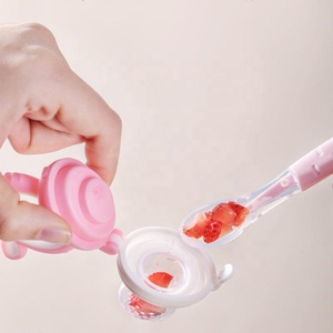 Vente en gros usine : <span class=keywords><strong>Sucette</strong></span> d'alimentation pour bébé en silicone pour fruits frais, motif dessin animé - Product Image 2