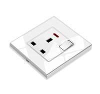 Prise murale électrique intelligente 220V avec interrupteur à bouton en verre blanc 13A et charge rapide USB-C 18W pour le Royaume-Uni