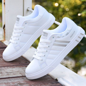 Chaussures de skate pour hommes style coréen 2024, toutes occasions, blanches, hiver, loisirs, sport, avec fermeture à lacets, pour jeunes. - Product Image 3