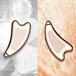 Microcourant de luxe Cool Gua Sha 24k or globes de glace lifting dispositif facial à microcourant outil de sculpture faciale masseur facial - Product Image 6