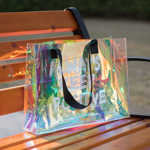 กระเป๋าหิ้วชายหาดฤดูร้อนแบบมีหูหิ้วไนลอนเคลือบโฮโลแกรม ปิดด้วยหัวเข็มขัด สกรีนโลโก้สีตามสั่ง ขายดี - Product Image 2