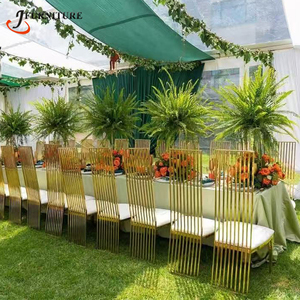 Chaises de mariage de luxe à dossier haut en acier inoxydable doré, les plus vendues pour la décoration de salles d'hôtel et de réceptions - Product Image 1