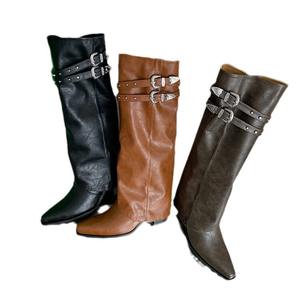 Bottes en cuir mi-hautes pour femmes, double boucle de ceinture, rivets, tête carrée, talon épais, bottes rétro Spice Girls, à enfiler - Product Image 6