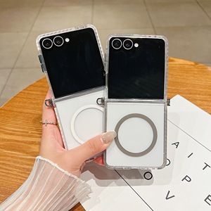 Funda Magnética Plegable Transparente de Acrílico TPU a Prueba de Golpes para Samsung Z Flip 8 7 6 <span class=keywords><strong>5</strong></span> Xiaomi MIX Flip <span class=keywords><strong>Motorola</strong></span> <span class=keywords><strong>Razr</strong></span> 50 Ultra - Product Image 3