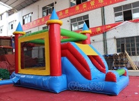 Château gonflable combiné avec toboggan et zone de saut, château gonflable avec toboggan, maison de saut gonflable, château gonflable avec parcours d'obstacles