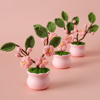 Ornement miniature en pot de fleurs de pêcher Amigurumi fait main, cadeau de fleur éternelle pour la décoration de la maison et du bureau