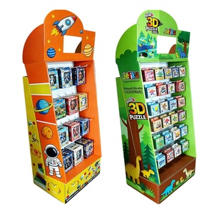 Présentoir de Noël en carton ondulé avec panneau perforé pour cartes de vœux et jouets, design Sidekick - Product Image 5