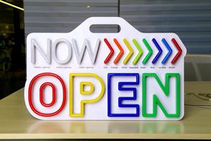 定制彩色 IP65 防水亚克力 LED 霓虹灯壁挂式发光字户外公园汽车医院公司 - Product Image 5