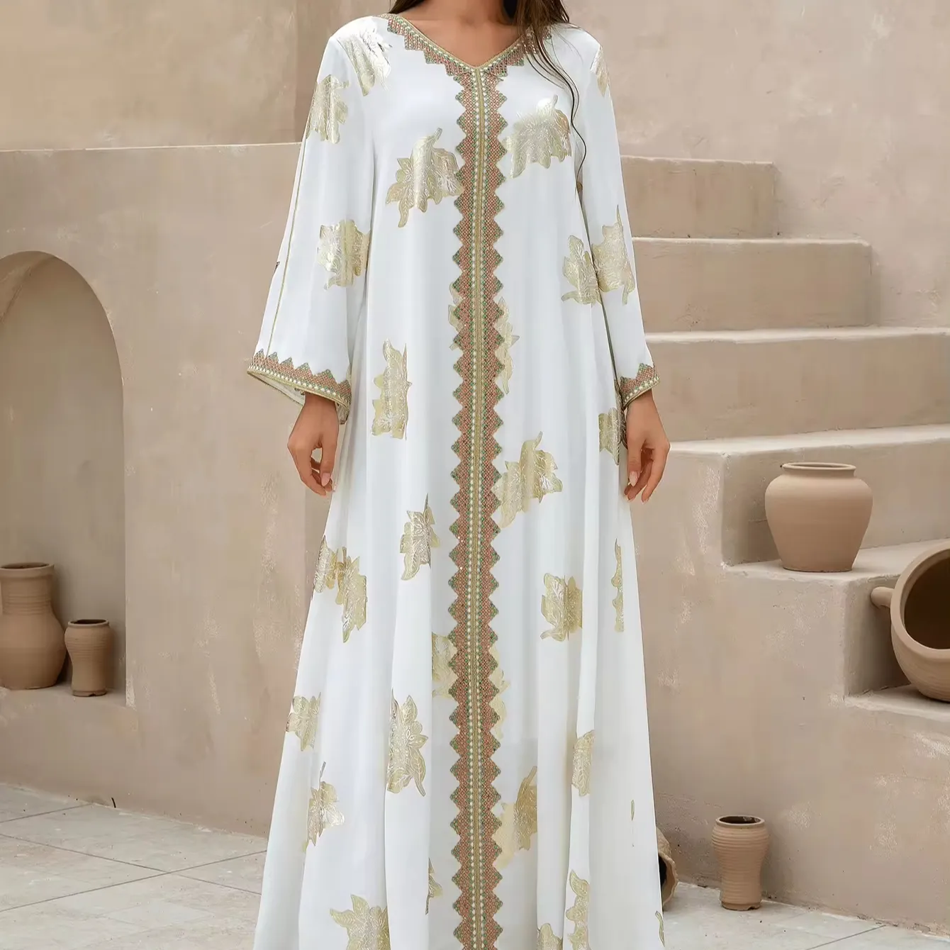 2023 हॉट नई इस्लामिक मुस्लिम फैशन शैली दुबई पोशाक महिलाओं की मध्य पूर्व अरबी मुद्रांकन कढ़ाई मुस्लिम पोशाक