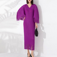 Robe grande taille plissée Miyake-Nouvelle robe longue col en V à manches chauve-souris frangées pour femmes
