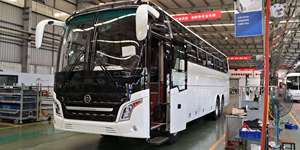 Autocar de luxe diesel Gold.<span class=keywords><strong>en</strong></span> Dragon 73 places à vendre – Double différentiel pour transport longue distance / voyage - Product Image 3
