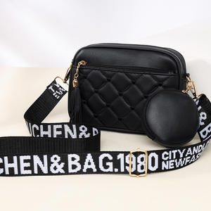 Petit sac carré pour femme et enfant, tendance transfrontalière automne 2024, en PU, fermeture éclair, motif losanges, pompon - Product Image 1