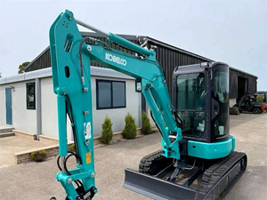 Miniexcavadora Kobelco SK35 SR de segunda mano con motor Yanmar, excavadora compacta para jardín, granja y construcción urbana. - Product Image 3
