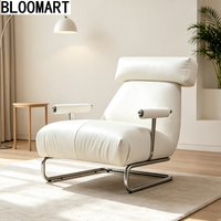 Fauteuil d'appoint nordique rembourré en cuir véritable avec structure intérieure en bois massif, chaise individuelle de loisirs