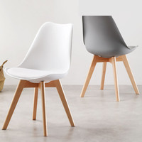 Chaise d'appoint moderne en plastique noir avec coussin en PU imperméable et pieds en bois de hêtre, mobilier de cuisine et de salle à manger pour projets de restauration