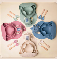 Nouvel arrivage de vaisselle en silicone à motif d'ours mignon pour les produits de salle à manger pour les enfants et les bébés comprenant une assiette et des bavoirs