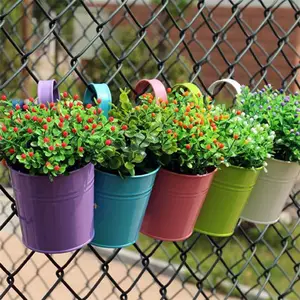 De gros crochets jardinières-A657 — panier à fleurs couleur bonbon suspendu en métal, seaux de fleurs, clôture murale, de balcon, crochet amovible, Pot de fleurs suspendu