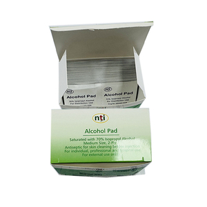 Lingettes alcoolisées stériles de petite taille pour un nettoyage précis uniquement - Product Image 1
